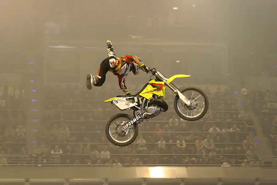 006 | 2005 | Berlin | Night Of The Jumps | © carsten riede fotografie