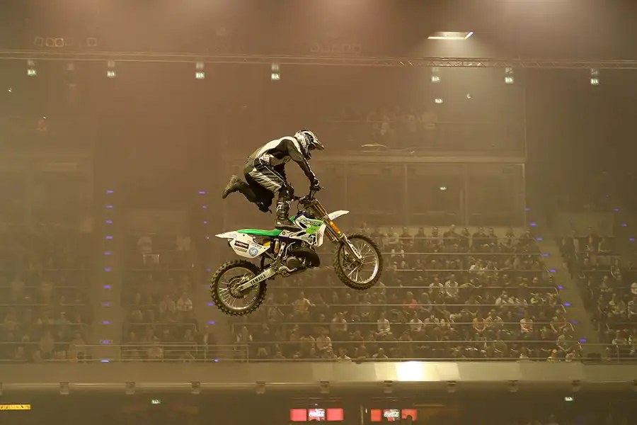 009 | 2005 | Berlin | Night Of The Jumps | © carsten riede fotografie