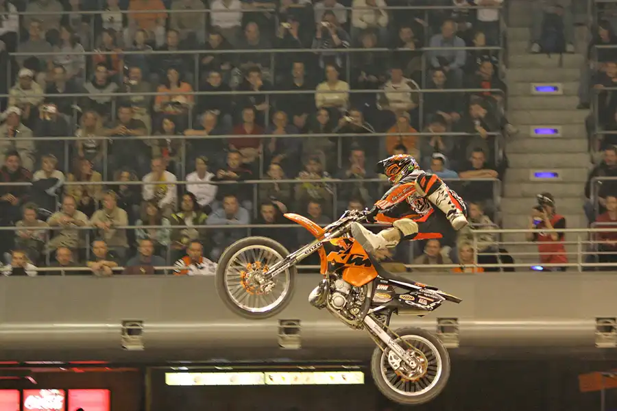 034 | 2005 | Berlin | Night Of The Jumps | © carsten riede fotografie