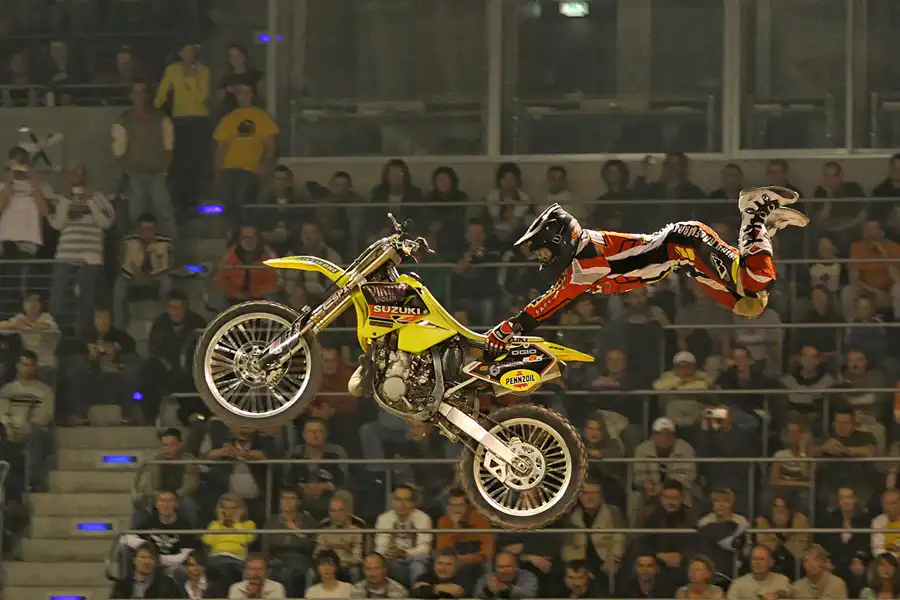 046 | 2005 | Berlin | Night Of The Jumps | © carsten riede fotografie