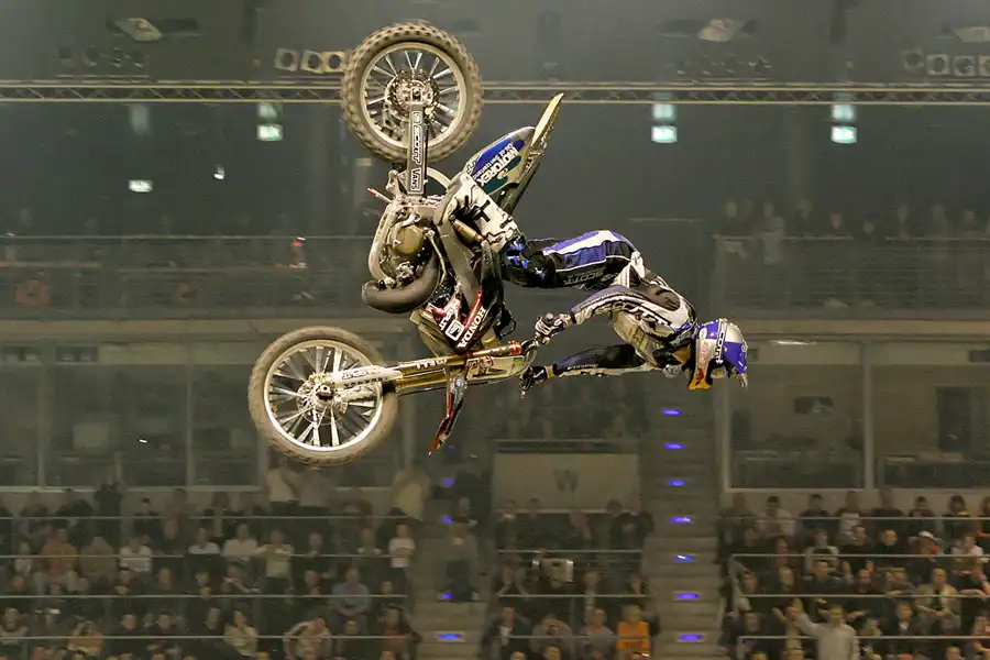 050 | 2005 | Berlin | Night Of The Jumps | © carsten riede fotografie