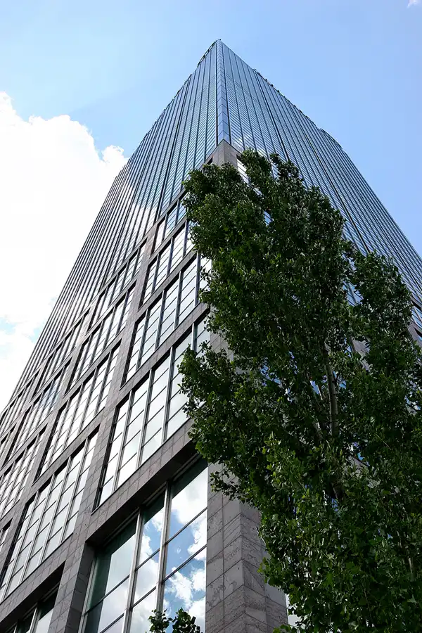 027 | 2005 | Berlin | An den Treptowers | © carsten riede fotografie