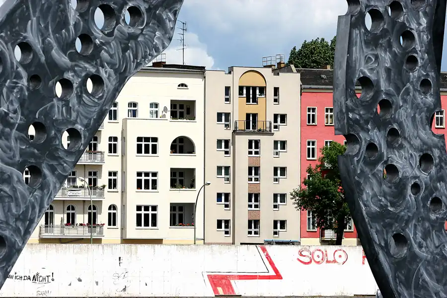 036 | 2005 | Berlin | An den Treptowers | © carsten riede fotografie