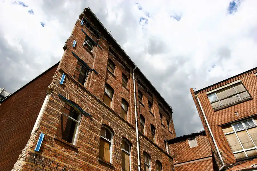 058 | 2005 | Berlin | Gelände Alter Schlachthof | © carsten riede fotografie