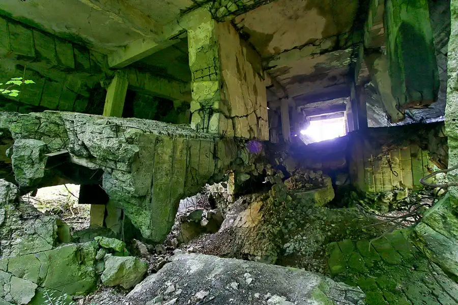 033 | 2005 | Wünsdorf-Waldstadt | Bunkeranlage Maybach I | © carsten riede fotografie