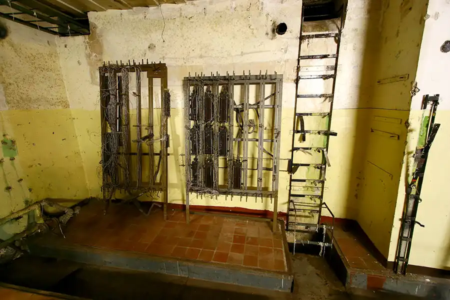 057 | 2005 | Wünsdorf-Waldstadt | Fernmeldebunker Zeppelin (Amt 500) | © carsten riede fotografie