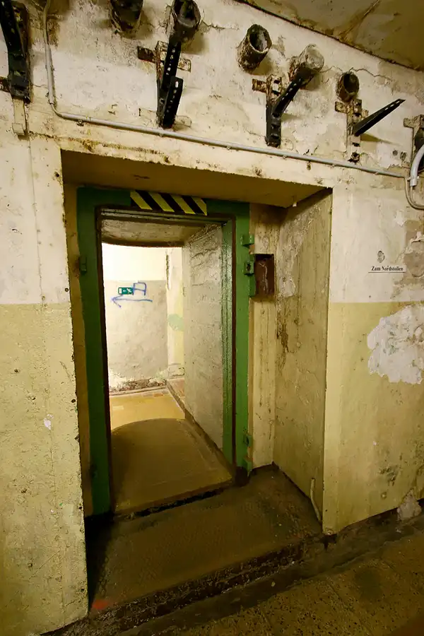 061 | 2005 | Wünsdorf-Waldstadt | Fernmeldebunker Zeppelin (Amt 500) | © carsten riede fotografie