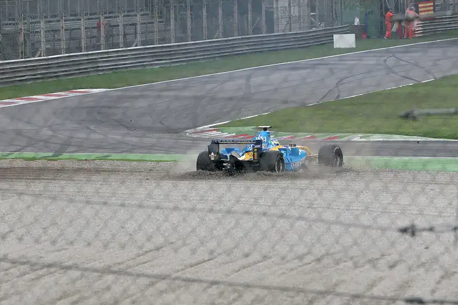 162 | 2005 | Monza | Renault R25 | Giancarlo Fisichella | © carsten riede fotografie