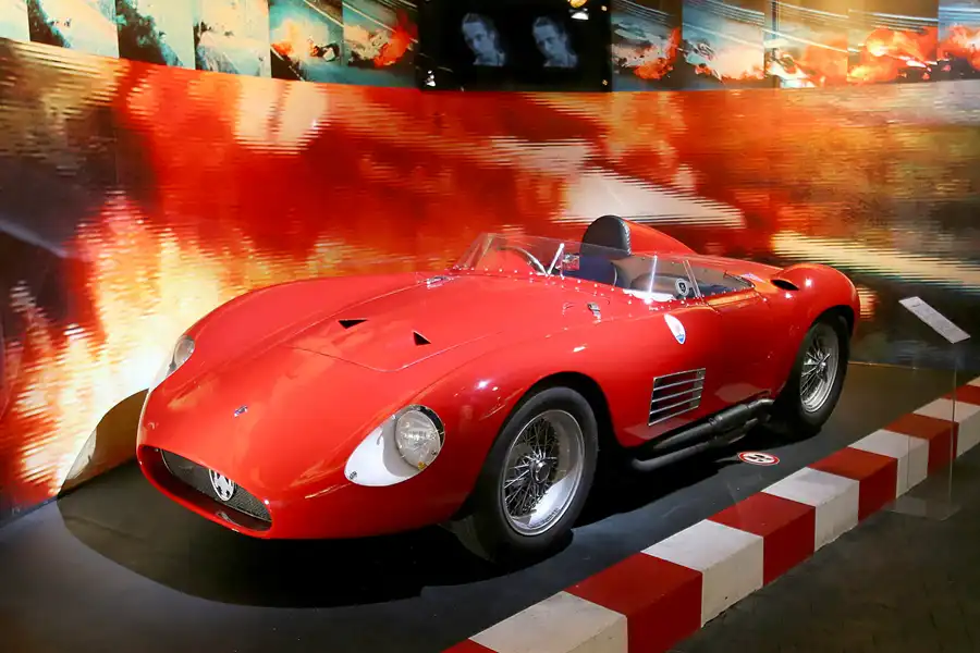 004 | 2005 | Nürburgring | Erlebniswelt | © carsten riede fotografie