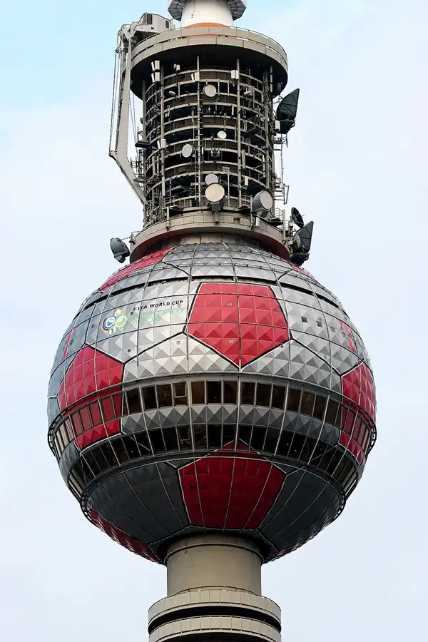 103 | 2006 | Berlin | Fernsehturm | © carsten riede fotografie