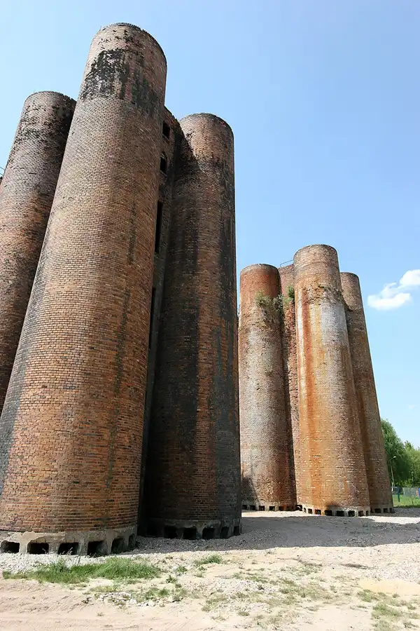 045 | 2006 | Lauchhammer | Kokereigelände Biotürme | © carsten riede fotografie