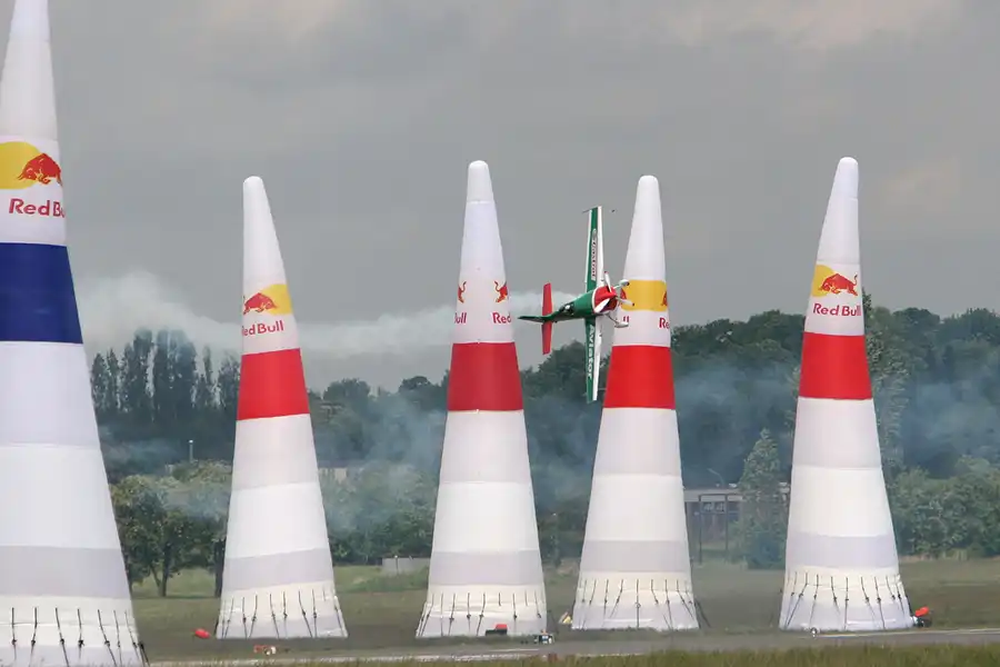 010 | 2006 | Berlin | Red Bull Air Race | © carsten riede fotografie