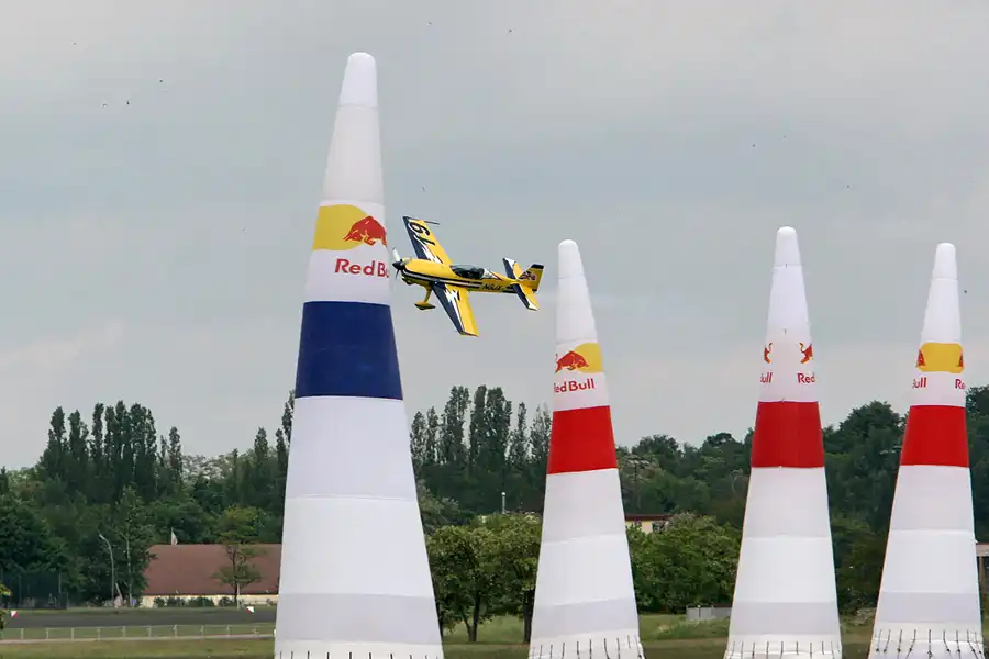 019 | 2006 | Berlin | Red Bull Air Race | © carsten riede fotografie