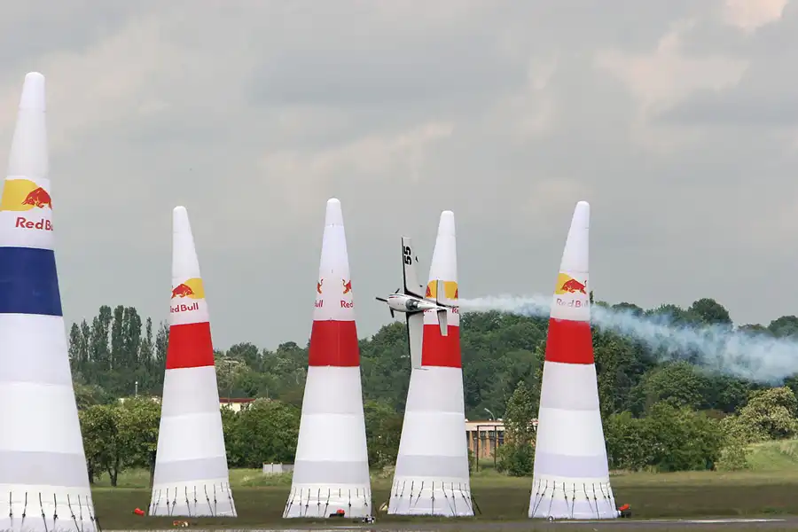 066 | 2006 | Berlin | Red Bull Air Race | © carsten riede fotografie