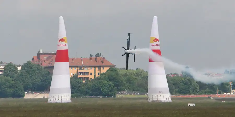 070 | 2006 | Berlin | Red Bull Air Race | © carsten riede fotografie