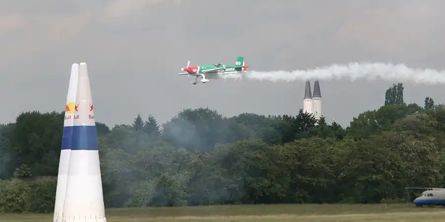 077 | 2006 | Berlin | Red Bull Air Race | © carsten riede fotografie