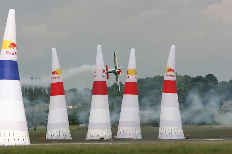 081 | 2006 | Berlin | Red Bull Air Race | © carsten riede fotografie