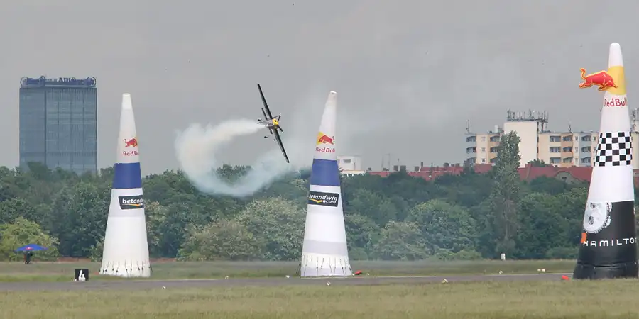 100 | 2006 | Berlin | Red Bull Air Race | © carsten riede fotografie