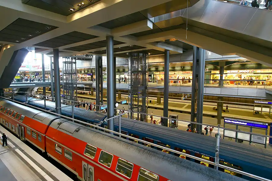 007 | 2006 | Berlin | Hauptbahnhof | © carsten riede fotografie