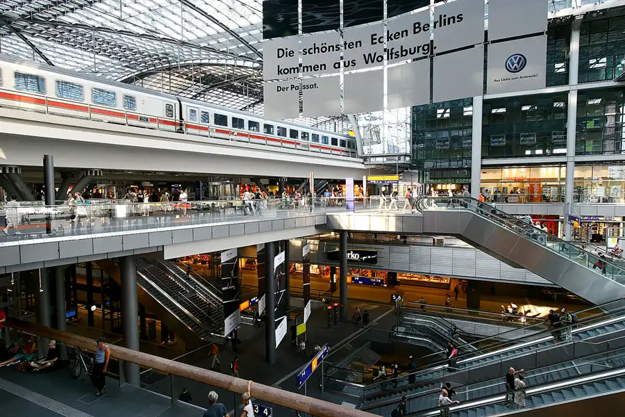 013 | 2006 | Berlin | Hauptbahnhof | © carsten riede fotografie