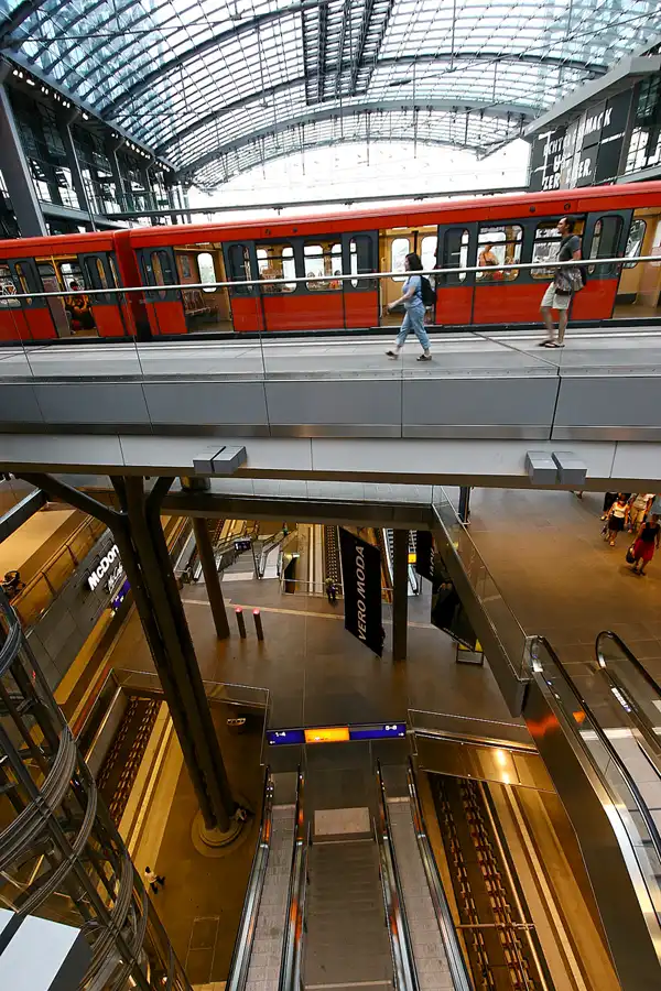 049 | 2006 | Berlin | Hauptbahnhof | © carsten riede fotografie