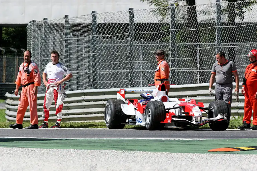 105 | 2006 | Monza | Toyota TF106B | Olivier Panis | © carsten riede fotografie