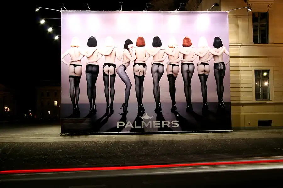 019 | 2006 | Berlin | Festival Of Lights | © carsten riede fotografie