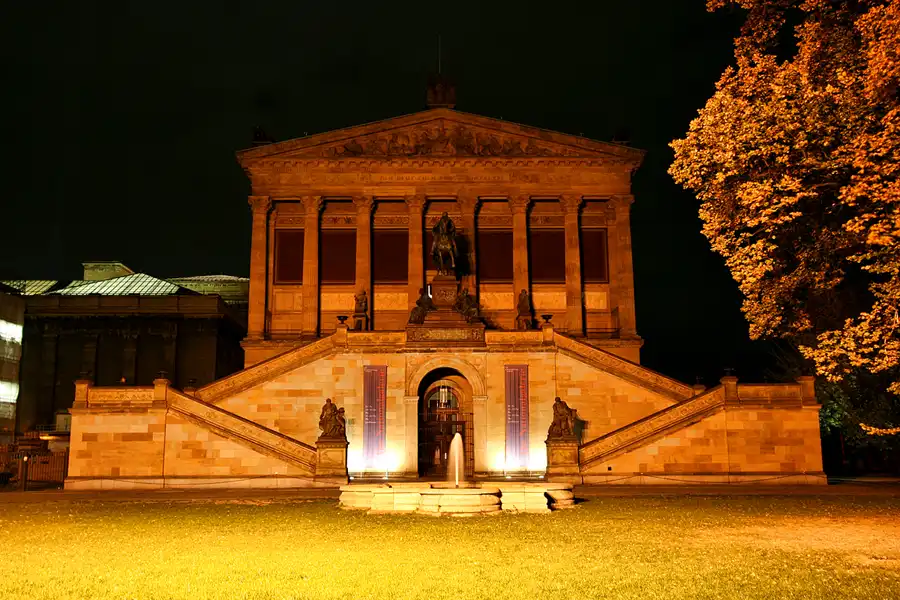 020 | 2006 | Berlin | Festival Of Lights | Alte Nationalgalerie | © carsten riede fotografie