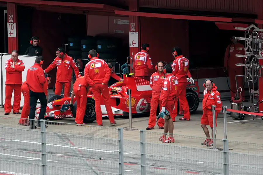019 | 2006 | Barcelona | Ferrari 248F1 | Luca Badoer | © carsten riede fotografie
