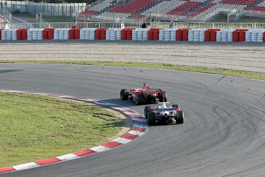 028 | 2006 | Barcelona | Ferrari 248F1 + Toyota TF106B | Marc Gene + Ralf Schumacher | © carsten riede fotografie