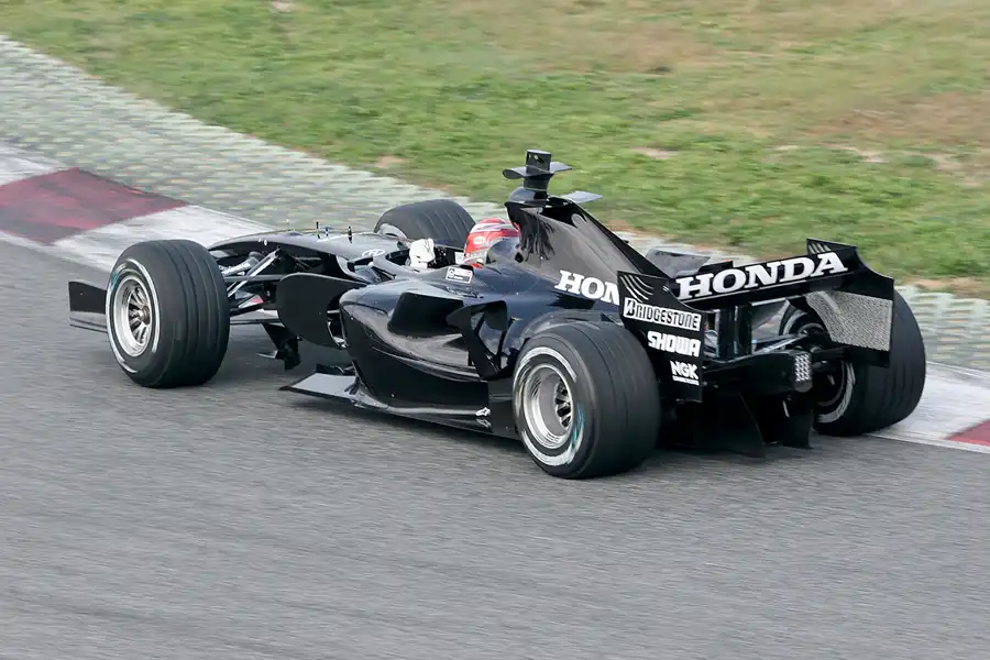 040 | 2006 | Barcelona | Honda RA106 | James Rossiter | © carsten riede fotografie