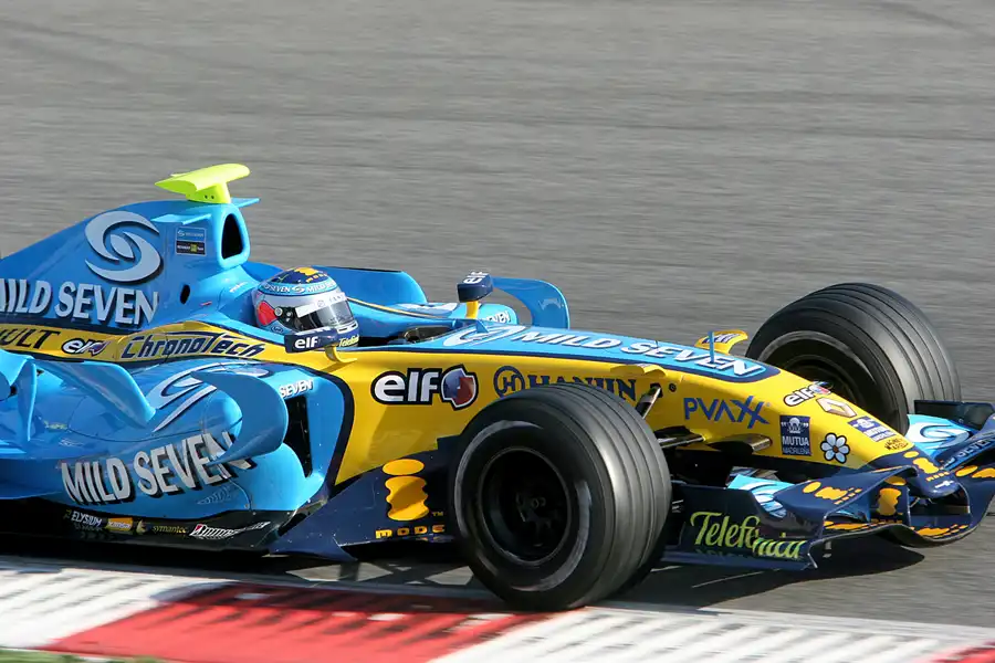 081 | 2006 | Barcelona | Renault R26 | Nelson Piquet Jr. | © carsten riede fotografie