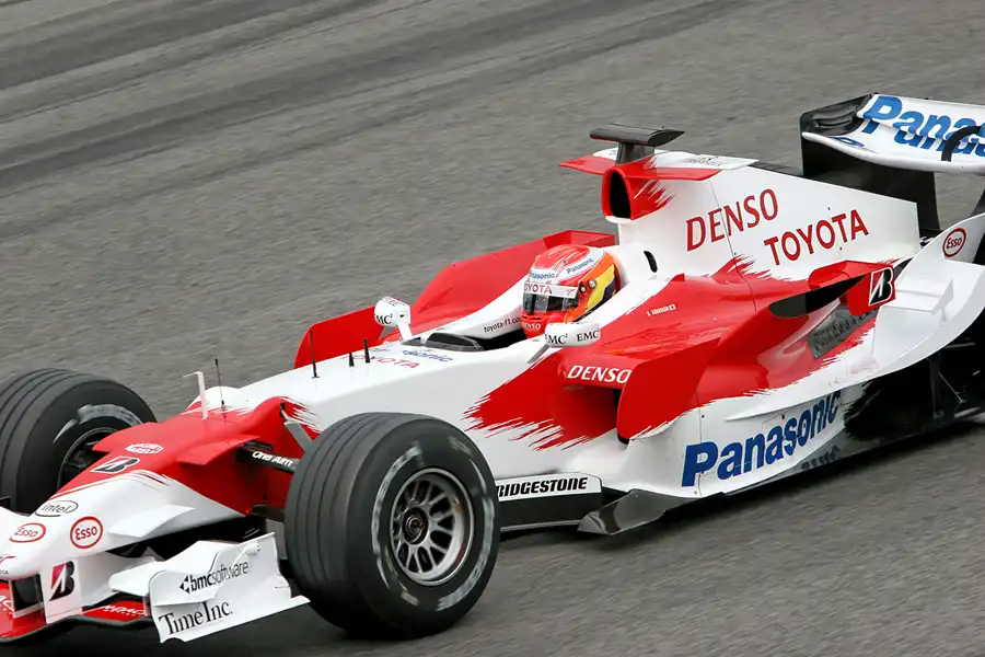 114 | 2006 | Barcelona | Toyota TF106B | Kamui Kobayashi | © carsten riede fotografie