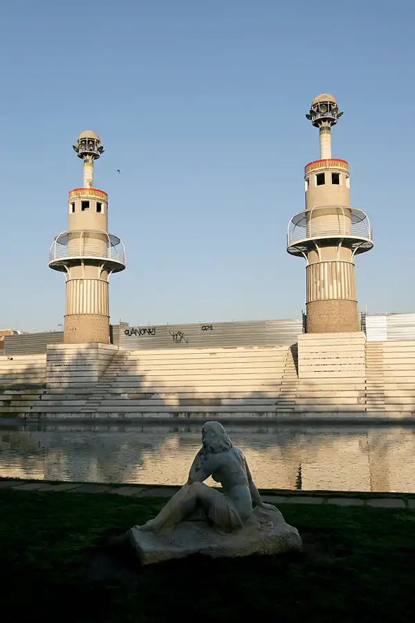090 | 2006 | Barcelona | Parc De L`Espanya Industrial  | © carsten riede fotografie