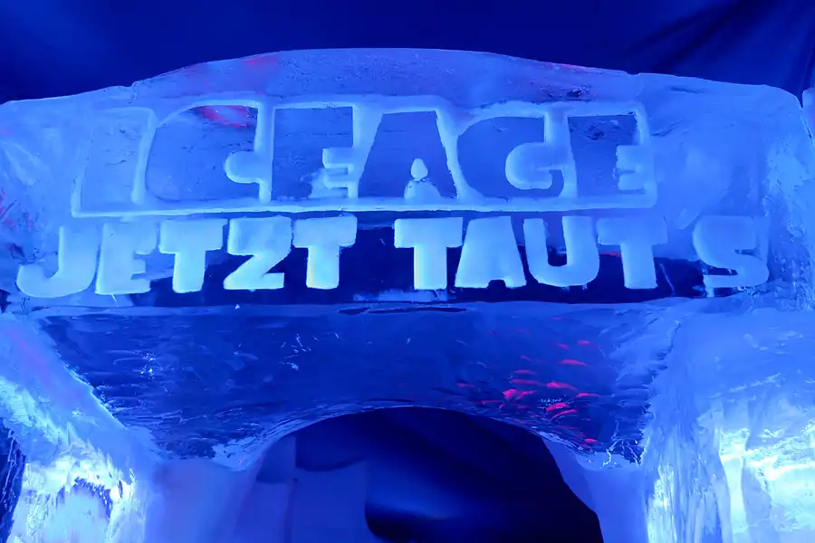 001 | 2006 | Lübeck | Ice World | © carsten riede fotografie