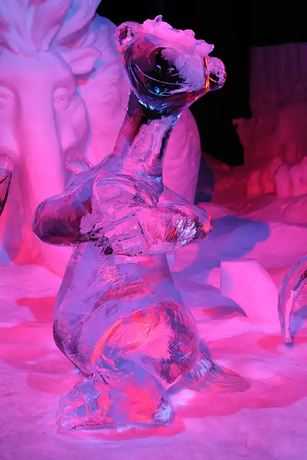 023 | 2006 | Lübeck | Ice World | © carsten riede fotografie