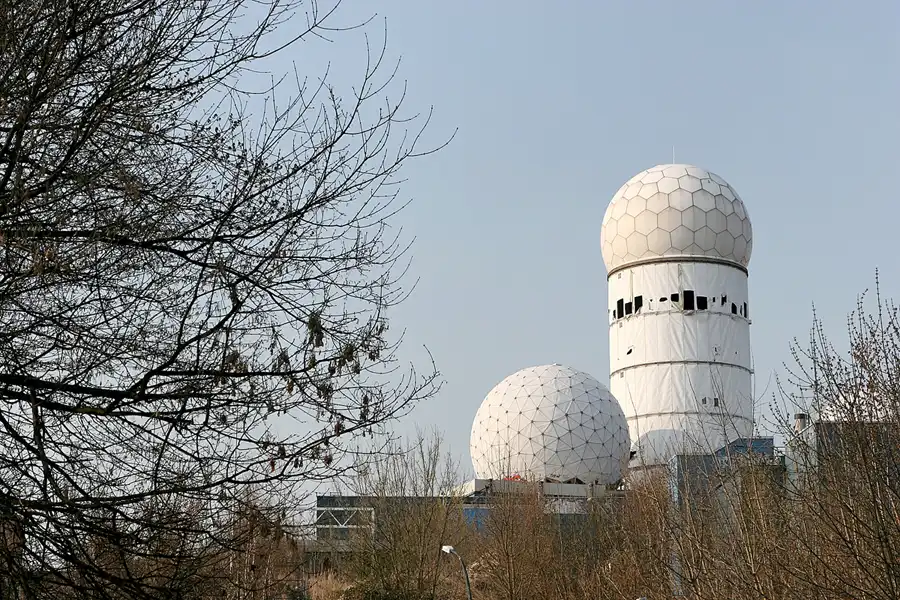 009 | 2007 | Berlin | Field Station Teufelsberg | © carsten riede fotografie