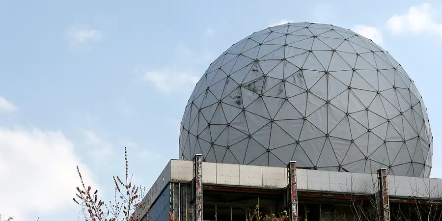 013 | 2007 | Berlin | Field Station Teufelsberg | © carsten riede fotografie