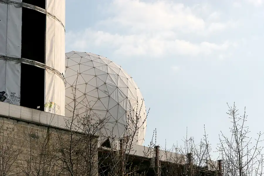 014 | 2007 | Berlin | Field Station Teufelsberg | © carsten riede fotografie