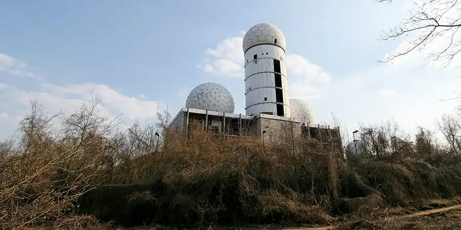 015 | 2007 | Berlin | Field Station Teufelsberg | © carsten riede fotografie