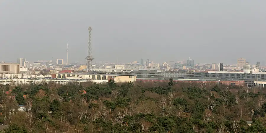 021 | 2007 | Berlin | Blick vom Teufelsberg | © carsten riede fotografie