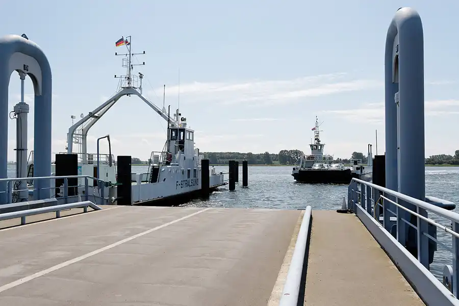 111 | 2007 | Wittower Fähre | © carsten riede fotografie