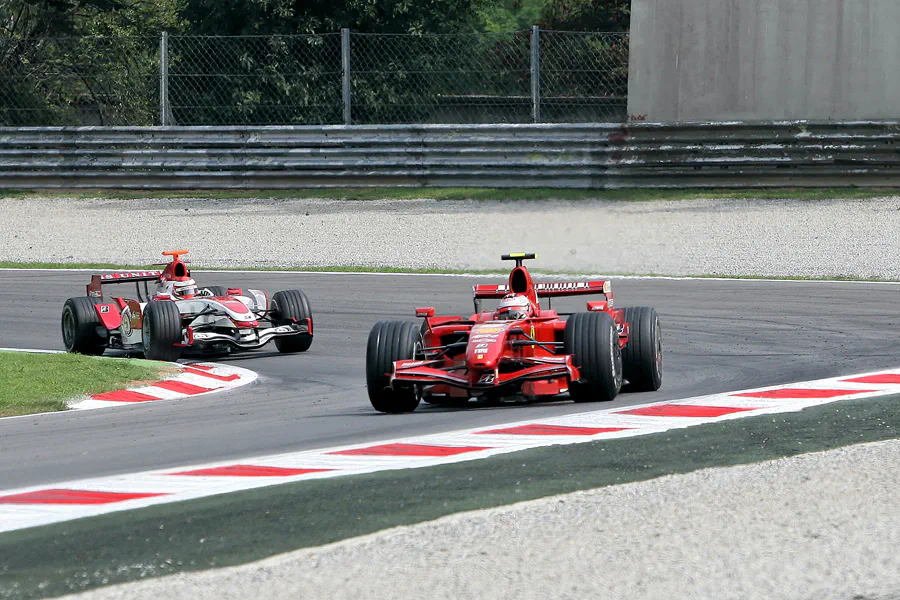 111 | 2007 | Monza | Super Aguri-Honda SA07 | James Rossiter + Ferrari F2007 | Kimi Raikkonen | © carsten riede fotografie
