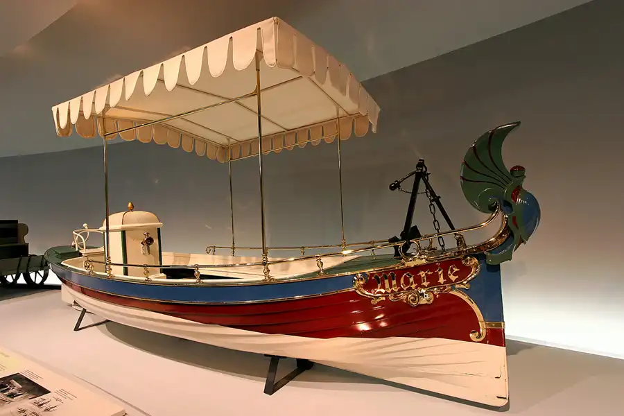 004 | 2007 | Stuttgart | Mercedes Benz Museum | © carsten riede fotografie