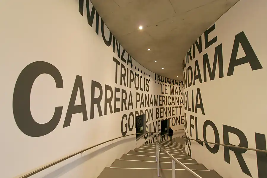 027 | 2007 | Stuttgart | Mercedes Benz Museum | © carsten riede fotografie