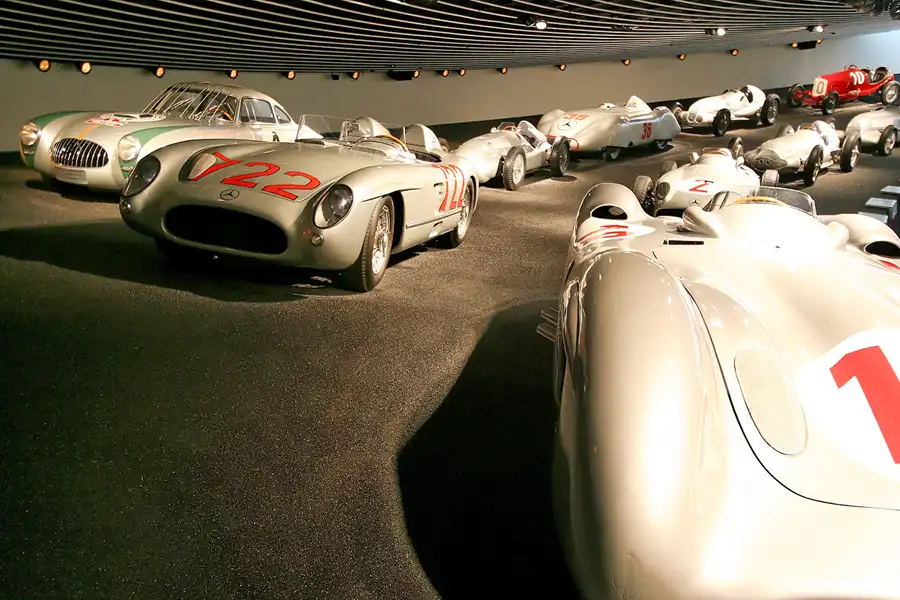 029 | 2007 | Stuttgart | Mercedes Benz Museum | © carsten riede fotografie