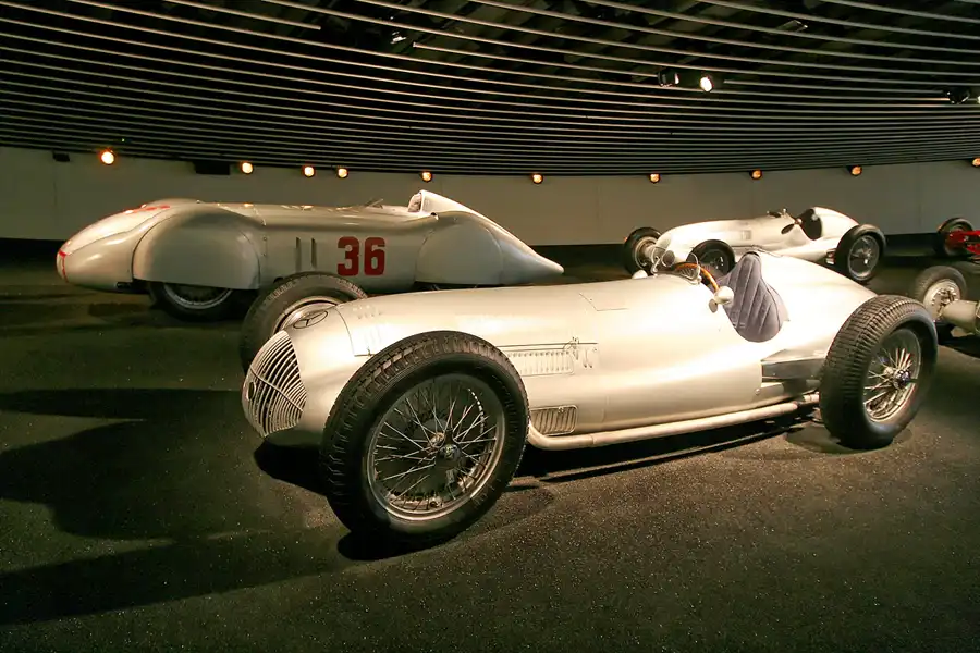 035 | 2007 | Stuttgart | Mercedes Benz Museum | © carsten riede fotografie