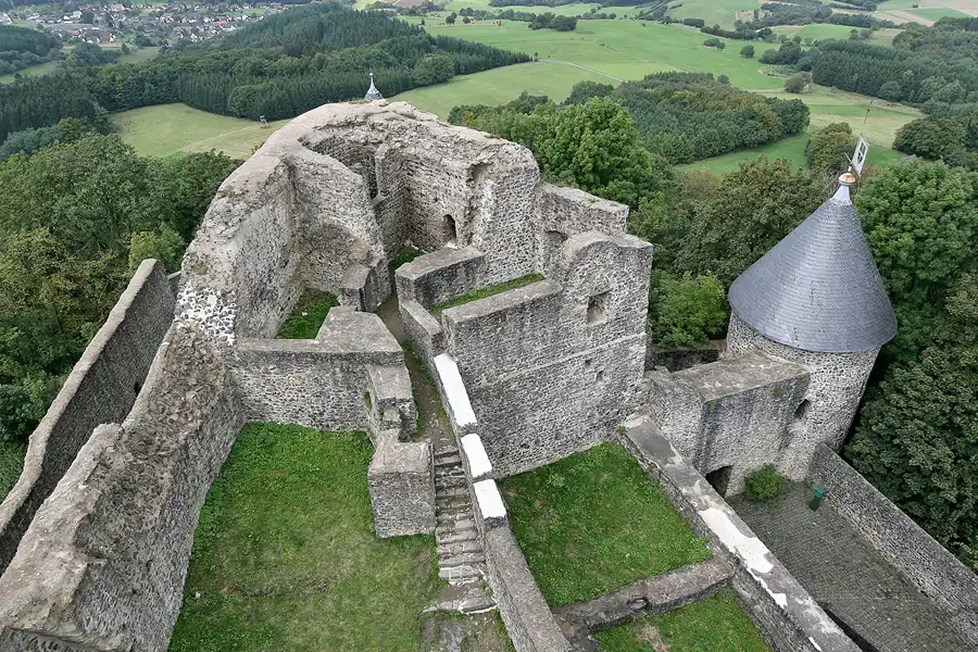 013 | 2007 | Nürburg | Burgruine | © carsten riede fotografie