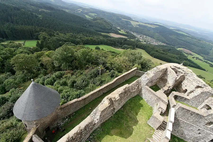 014 | 2007 | Nürburg | Burgruine | © carsten riede fotografie