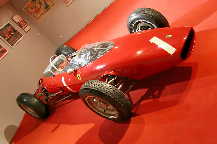 010 | 2007 | Stavelot | Abbaye De Stavelot – Musee Du Circuit De Spa-Francorchamps – Ferrari 156/63 | © carsten riede fotografie